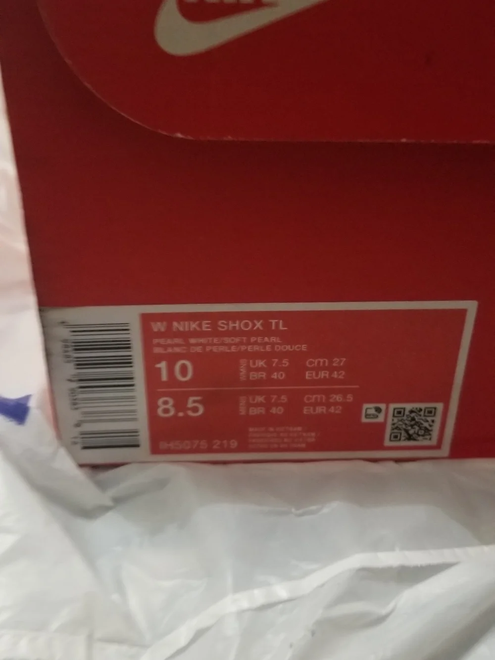 Nike women's  Shox Sneakers in Cream
